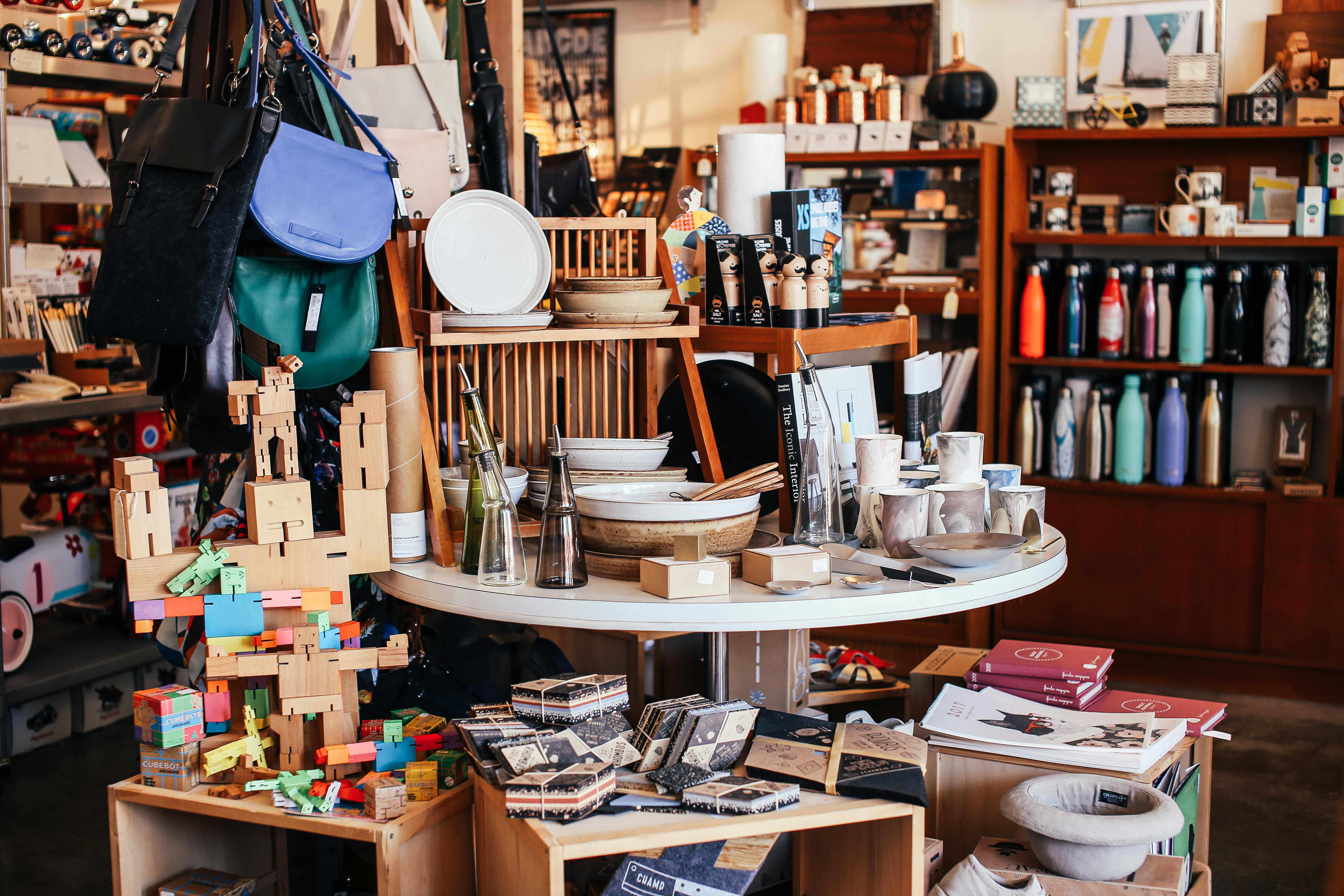 Dagros maakt jouw [strong]winkel of warenhuis[/strong]
een one stop shop!
Ontdek onze complete selectie non-food essentials